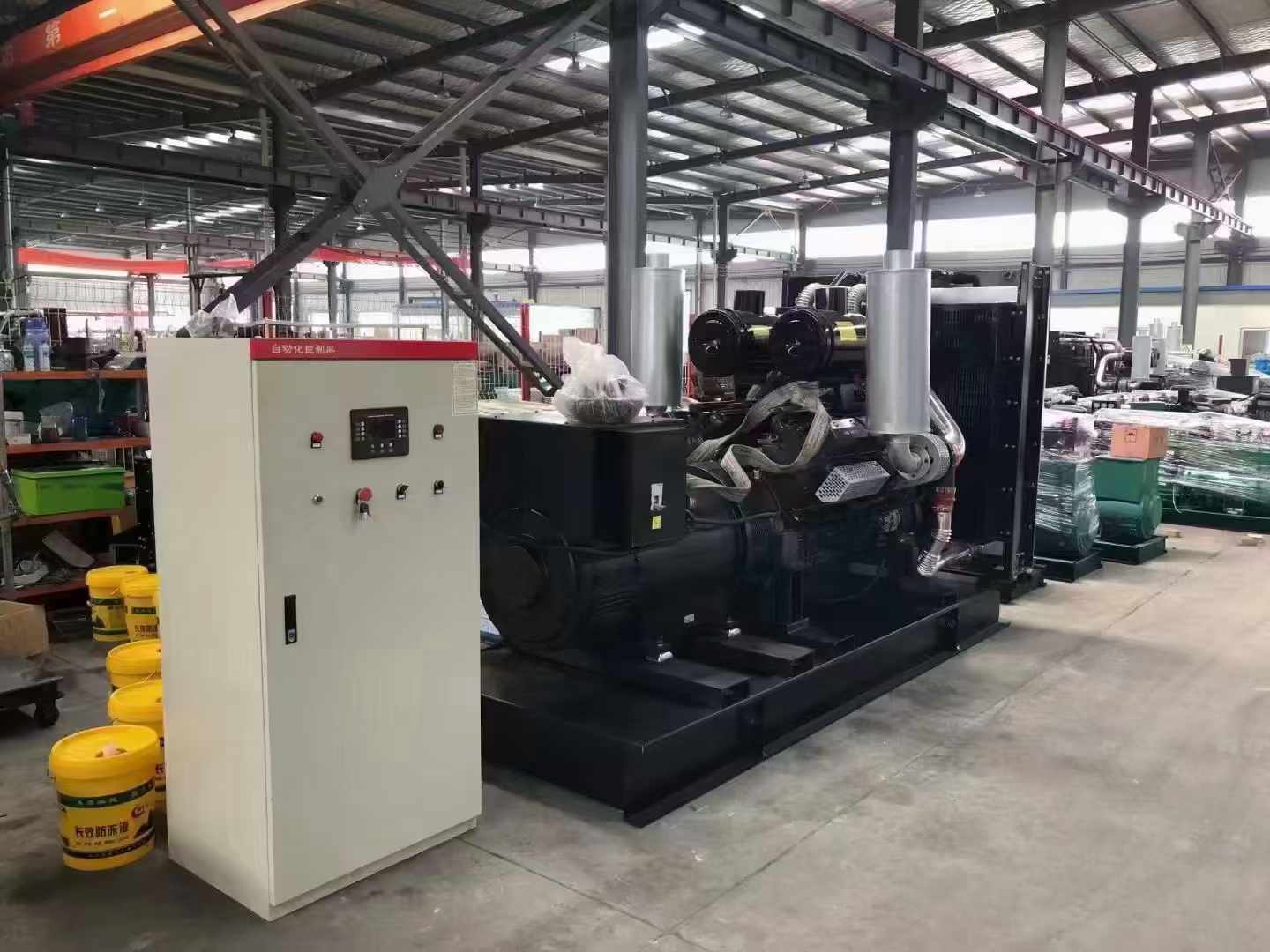 祁东柴油发电机运行时的噪音和振动水平如何？
